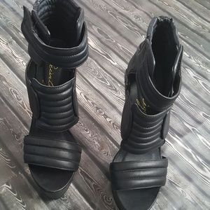 PRIVELEGED LEATHERETTE QUILTED HEELS